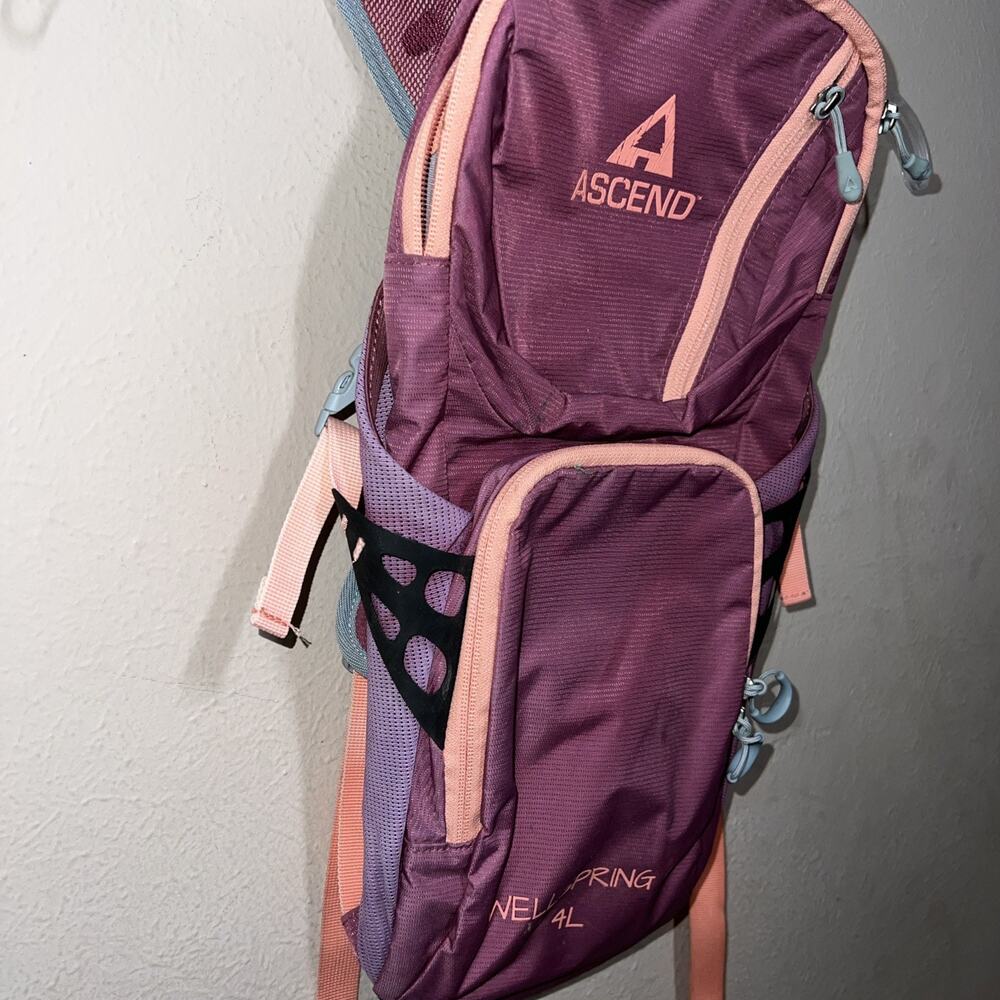 Hiking Day Pink Backpack. Ascend Current 4L hydration Pack. No Water Bladder - Picture 5 of 8